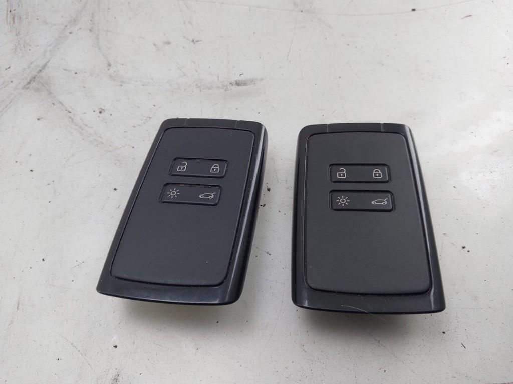 SLEUTEL Renault Captur II (RJB) (01-2020/-), Gebruikt, Renault, Peter-Huppertz-Straße 5
51063  Köln, DE, Dialog.deutschland@renault.de