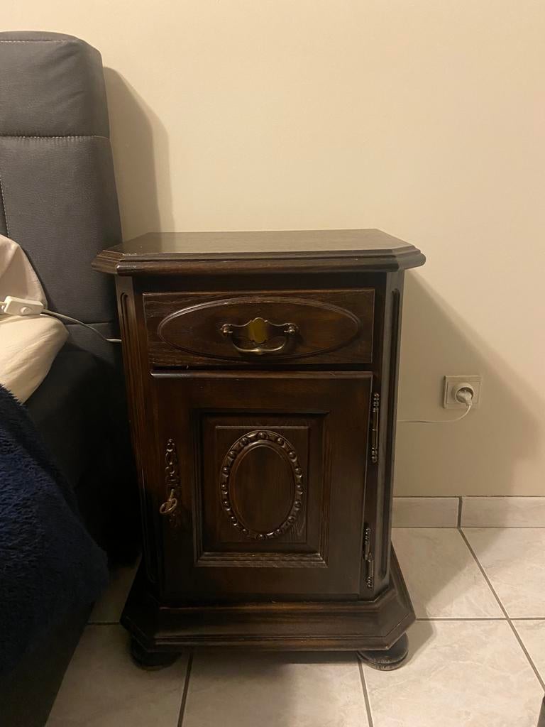 2 massief eiken nachtkastjes, Ophalen, Gebruikt