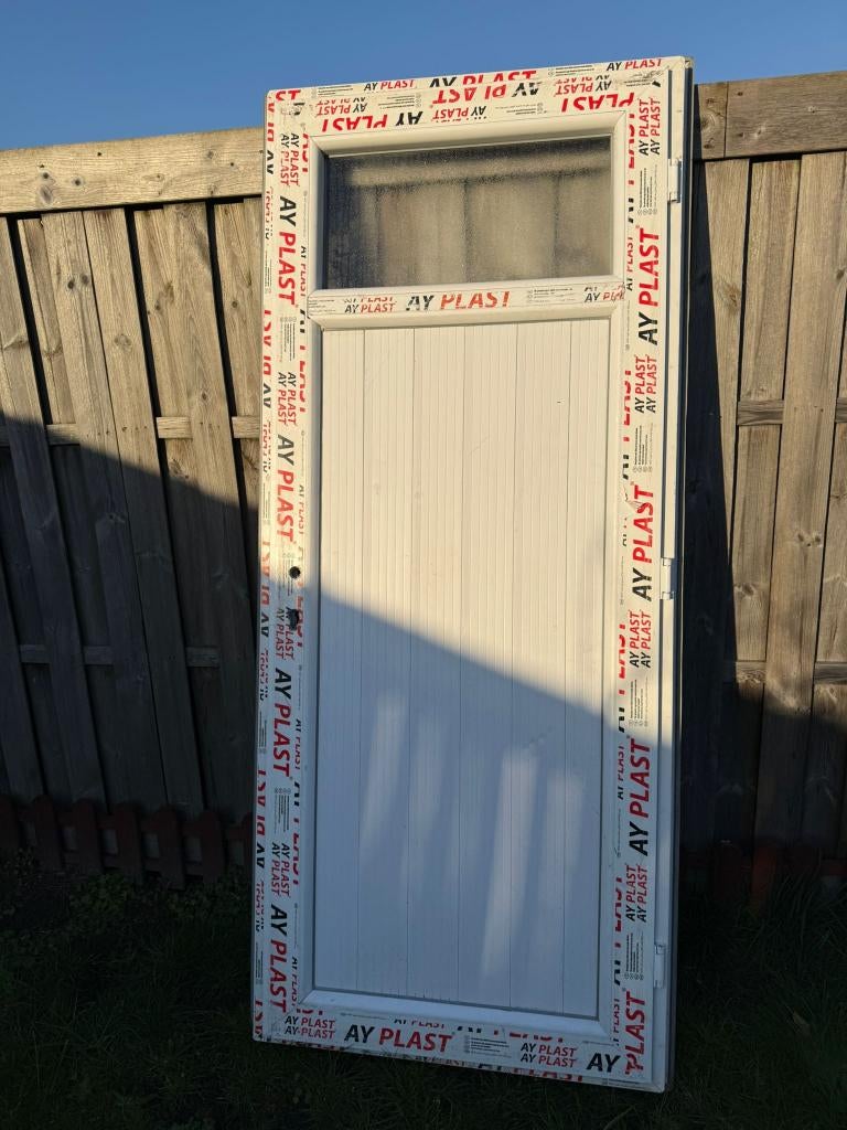 Kunststof deur met kozijn PVC!, Doe-het-zelf en Bouw, Deuren en Vliegenramen, Zo goed als nieuw, Garagedeur, Minder dan 200 cm