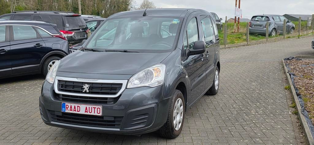 Peugeot partner tepee 1.2 _ 81kw _ GPS _ Airco /perfecte sta, Voorwielaandrijving, 1198 cc, Bedrijf, 5 deurs