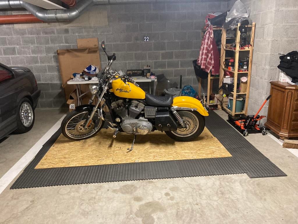 Sporter 883 custom uit 1999, Motoren, 2 cilinders, 883 cc, Particulier, Chopper