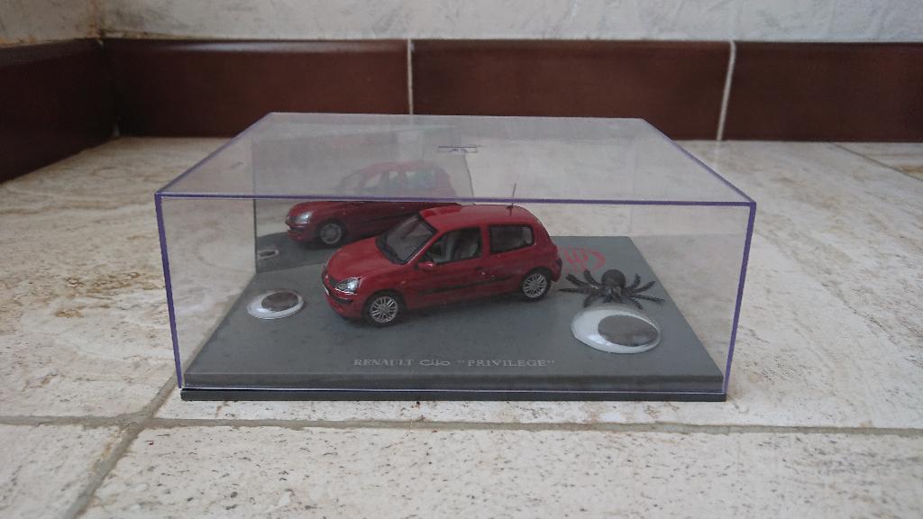 1/43 Renault Clio II Miniature Universal Hobbies, Enlèvement ou Envoi, Neuf, Voiture, Universal Hobbies