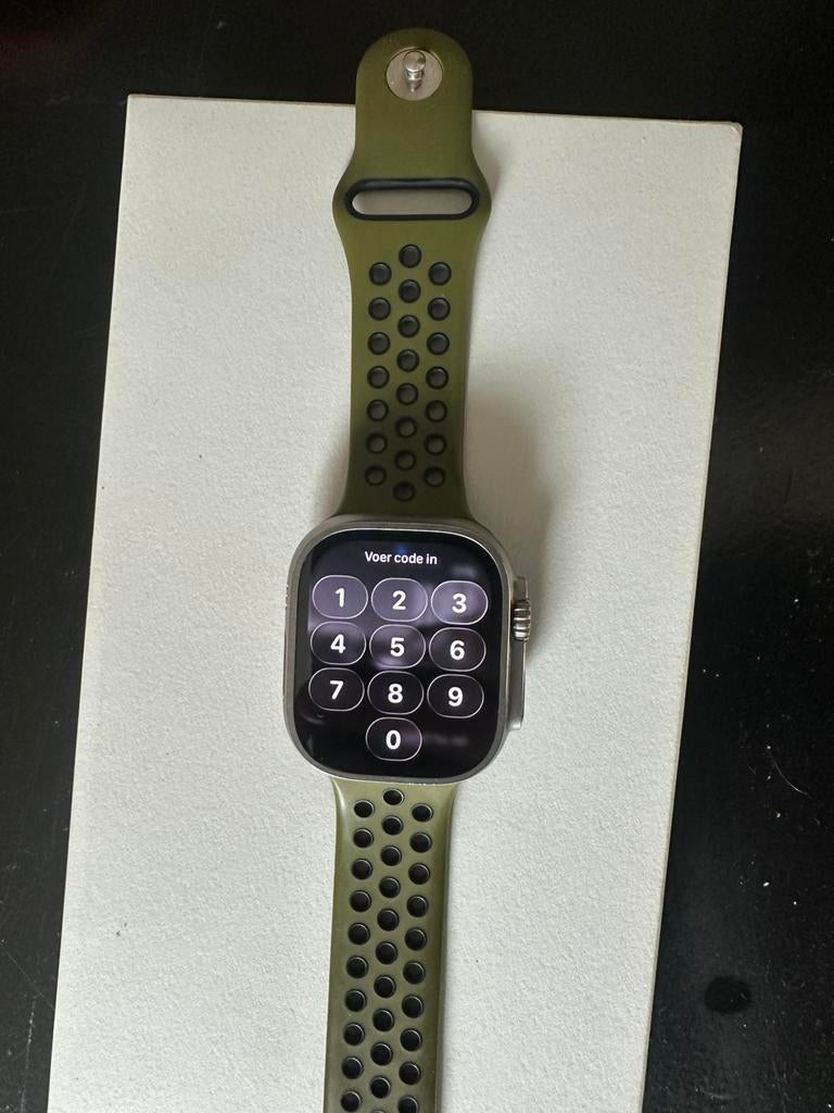 Apple watch ultra 2 49 mm nieuwstaat baterij 94%, Bijoux, Sacs & Beauté, Montres connectées, Enlèvement, État, Comme neuf