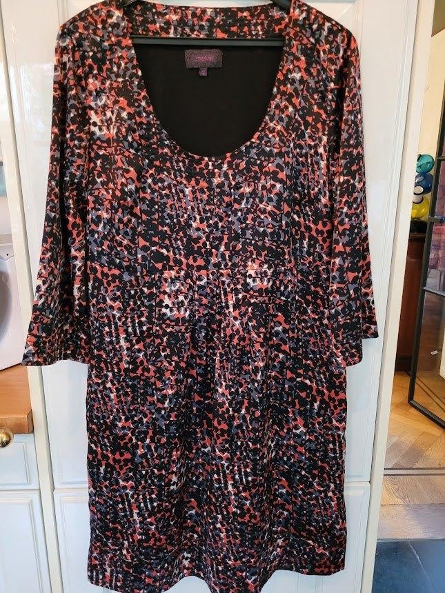 Kleed Melvin 42, Kleding | Dames, Jurken, Maat 42/44 (L), Ophalen of Verzenden, Zo goed als nieuw, Knielengte
