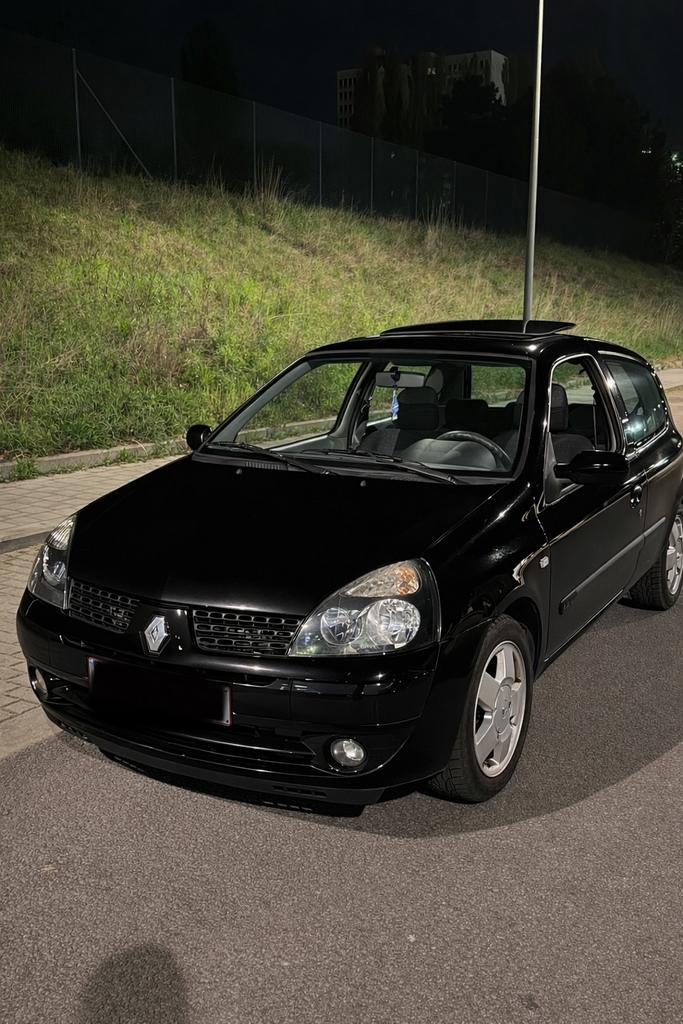 Clio 2, Autos, Renault, Particulier, Clio, Bluetooth, Essence, Euro 4, Berline, 3 portes, Automatique, Noir, Bleu, Cuir, Enlèvement