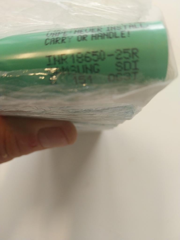 Piles rechargeables neuves Samsung 18650, Rechargeable