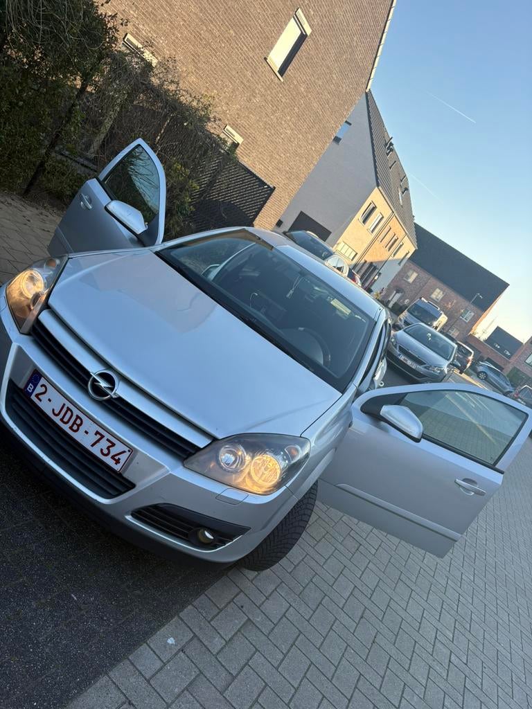 Opel Astra 2004 H, Auto's, Opel, Voorwielaandrijving, Euro 5, Zwart, 4 cilinders