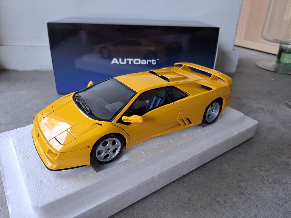 Lamborghini Diablo SE30 JOTA Superfly geel 1/18 AUTOART, Hobby en Vrije tijd, Modelauto's | 1:18, Nieuw, Auto, Autoart, Ophalen of Verzenden