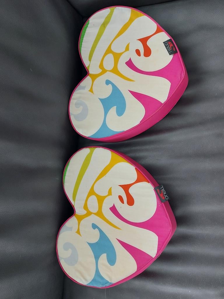 2 hartvormige kussens van o'neill, Ophalen of Verzenden, Gebruikt, Roze