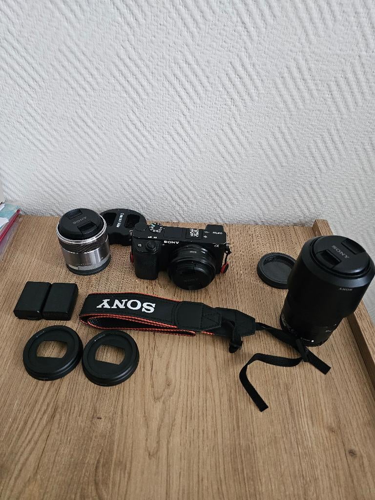 Sony A6300 + 3 objectifs Sony + accessoires, Audio, Tv en Foto, Ophalen of Verzenden, Sony