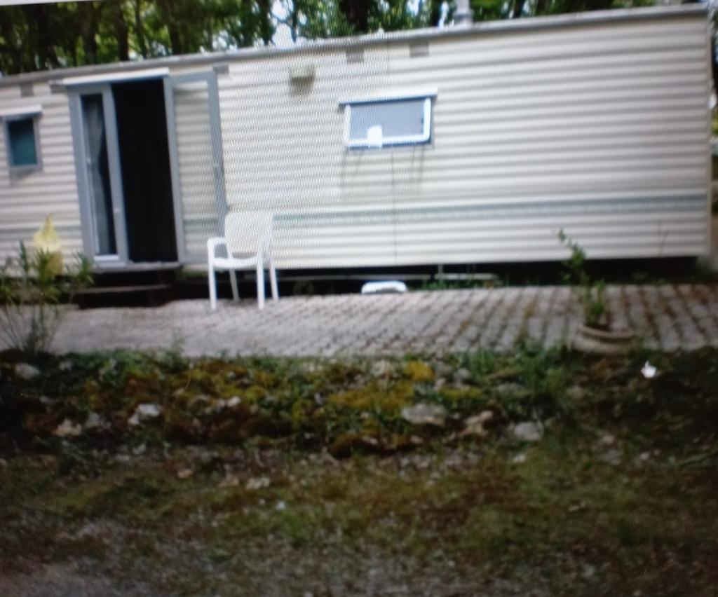 Stacaravan met groot terras op camping in de Dordogne, Tot en met 4