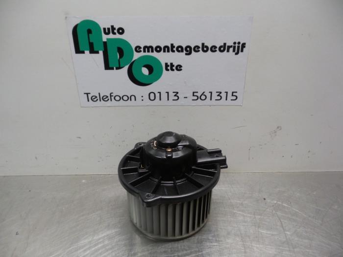 Kachel Ventilatiemotor van een Toyota Yaris (Yaris 1 00-), Gebruikt, -, -, Ophalen of Verzenden
