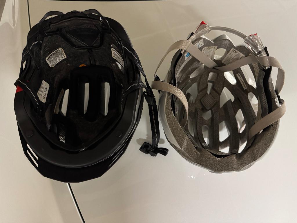 fietshelmen abus, Fietsen en Brommers, Fietsaccessoires | Fietshelmen, Ophalen, Gebruikt, M, Abus