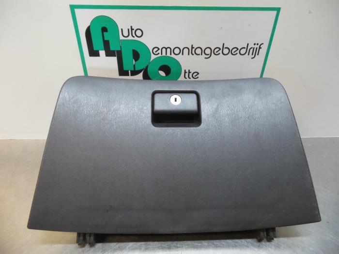 Boîte à gants d'un Toyota Corolla Verso, -, Toyota, Utilisé, -