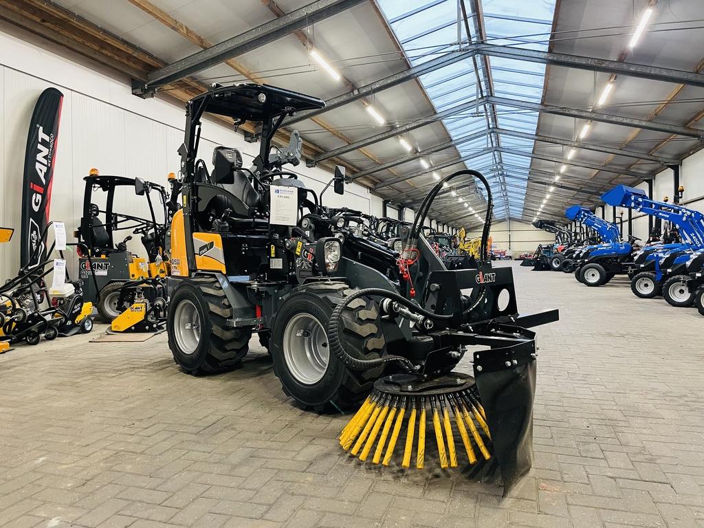 Giant onkruidborstel GA200 vast NIEUW, Tobroco, Info@tobroco.nl, Sprendlingenstraat 57
5061 KM  Oisterwijk, NL