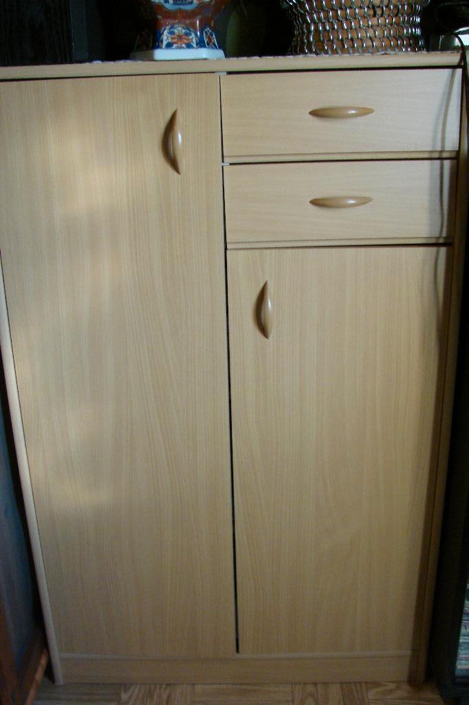 kastje met deurtjes en laden, Ophalen, Zo goed als nieuw