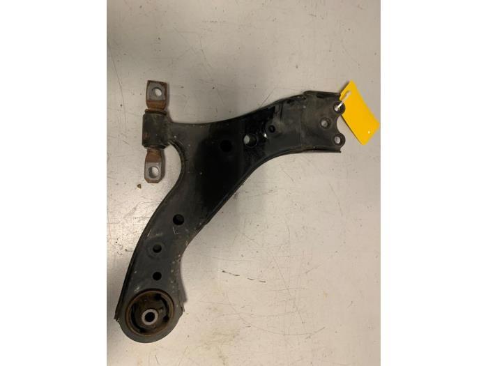 Draagarm links-voor van een Toyota Rav-4, Gebruikt, -, -, Ophalen of Verzenden