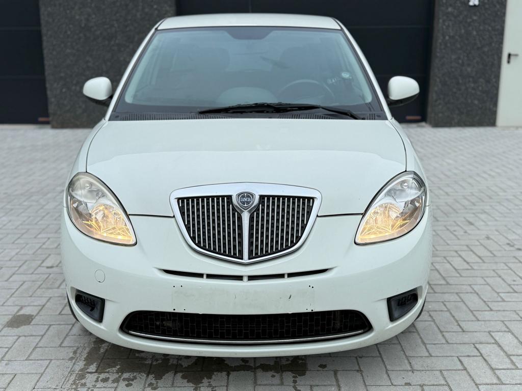 Lancia Ypsilon - 1.3 benzine - Euro 5 - Airco, Auto's, Euro 5, Stof, Zwart, Bedrijf