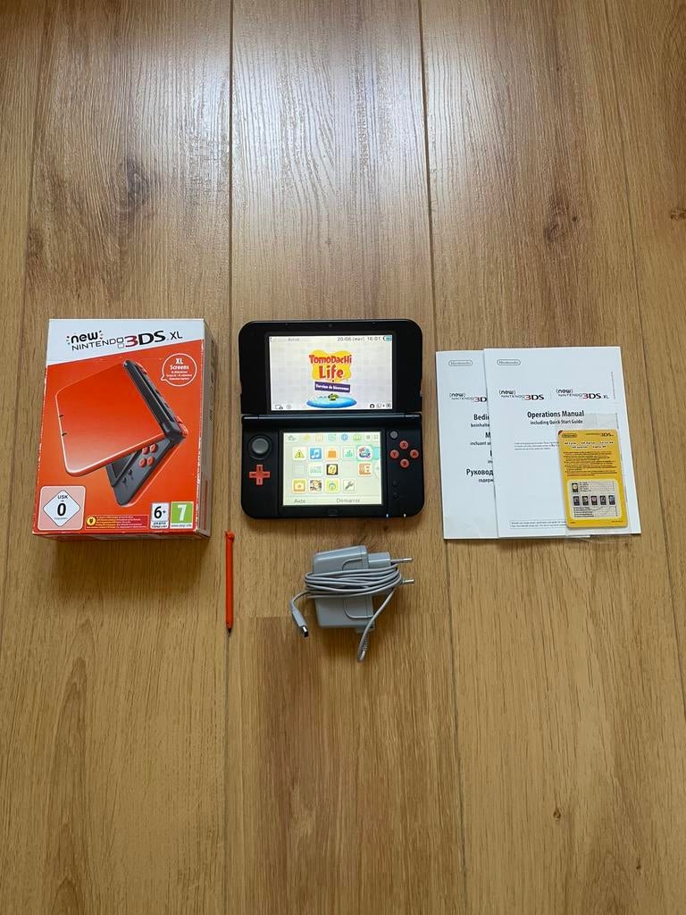 New 3ds xl Orange edition, Ophalen of Verzenden, Zo goed als nieuw, Overige kleuren