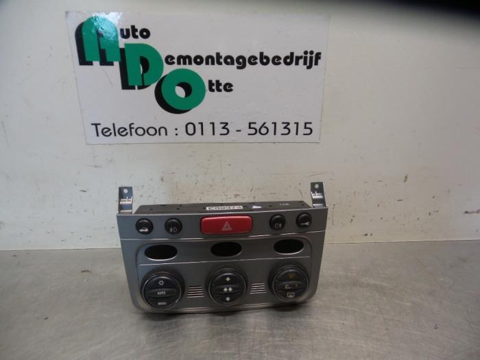 Kachel Bedieningspaneel van een Alfa Romeo 147, Auto-onderdelen, Dashboard en Schakelaars, Alfa Romeo, Gebruikt, 3 maanden garantie