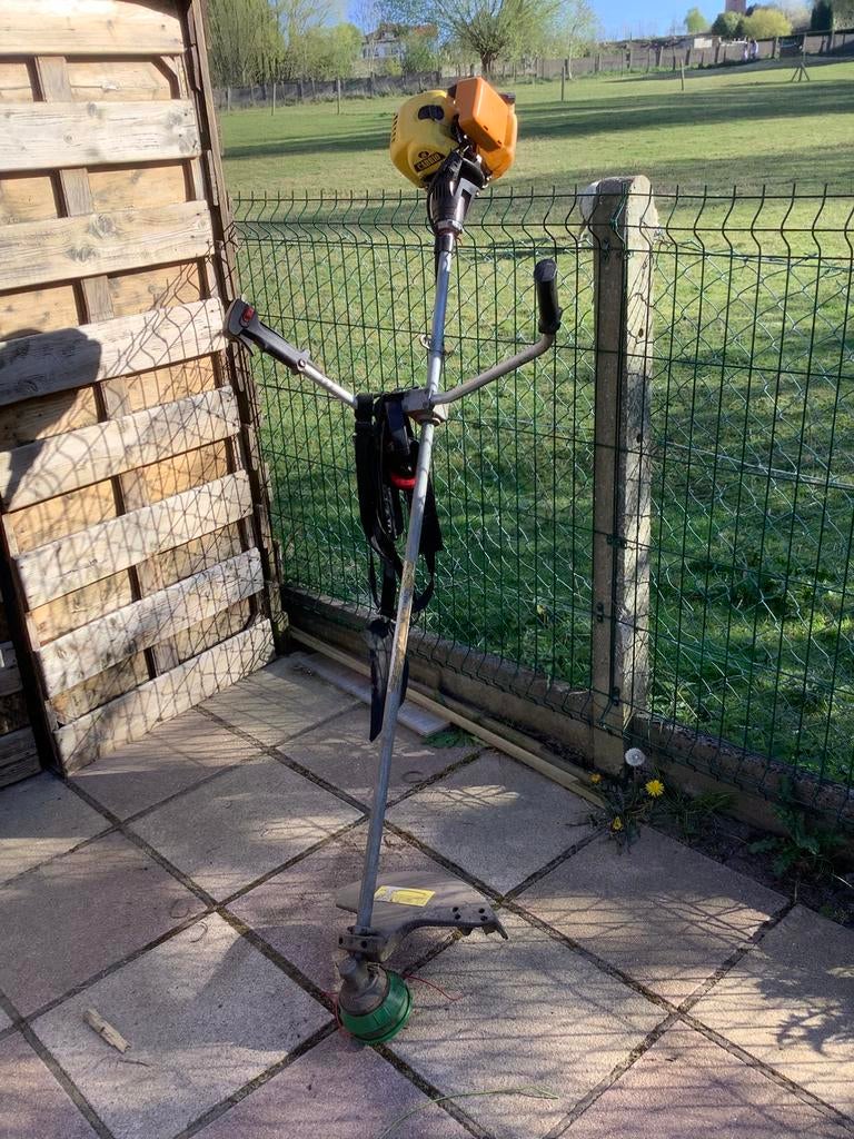 Débroussailleuse thermique Mc Culloch, Ophalen, Gebruikt, 10 tot 30 cm, Benzine