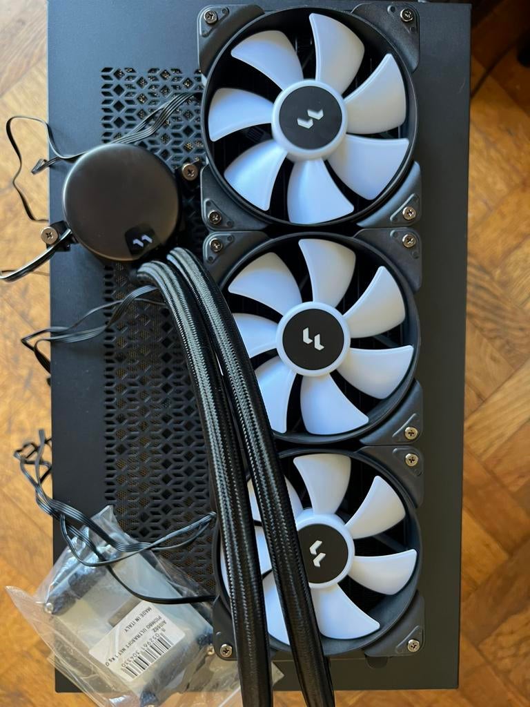 AIO Watercooling Fractal Design Lumen S36 V2 RGB, Computers en Software, Interne voedingen, Ophalen, Zo goed als nieuw