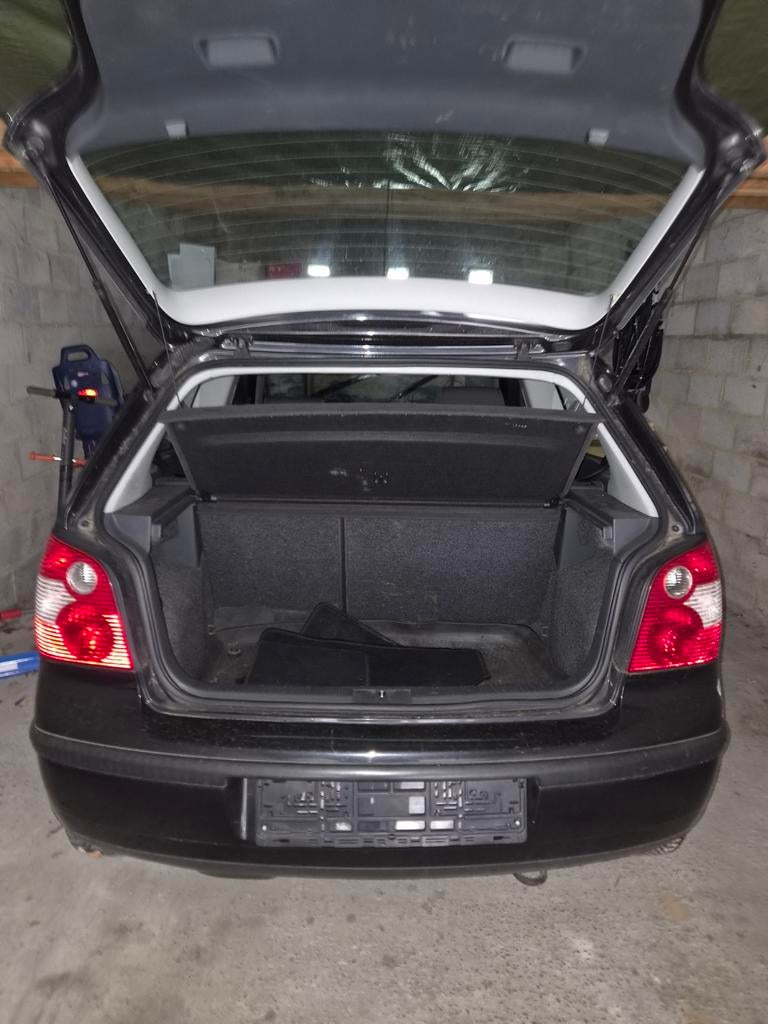 Polo 1.2 essence a vendre clim vitre electric