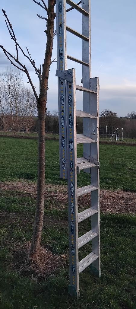 MACC echelle escalier SCALIMAC2, 2 à 4 mètres, Pliable ou rétractable/escamotable, Comme neuf, Échelle