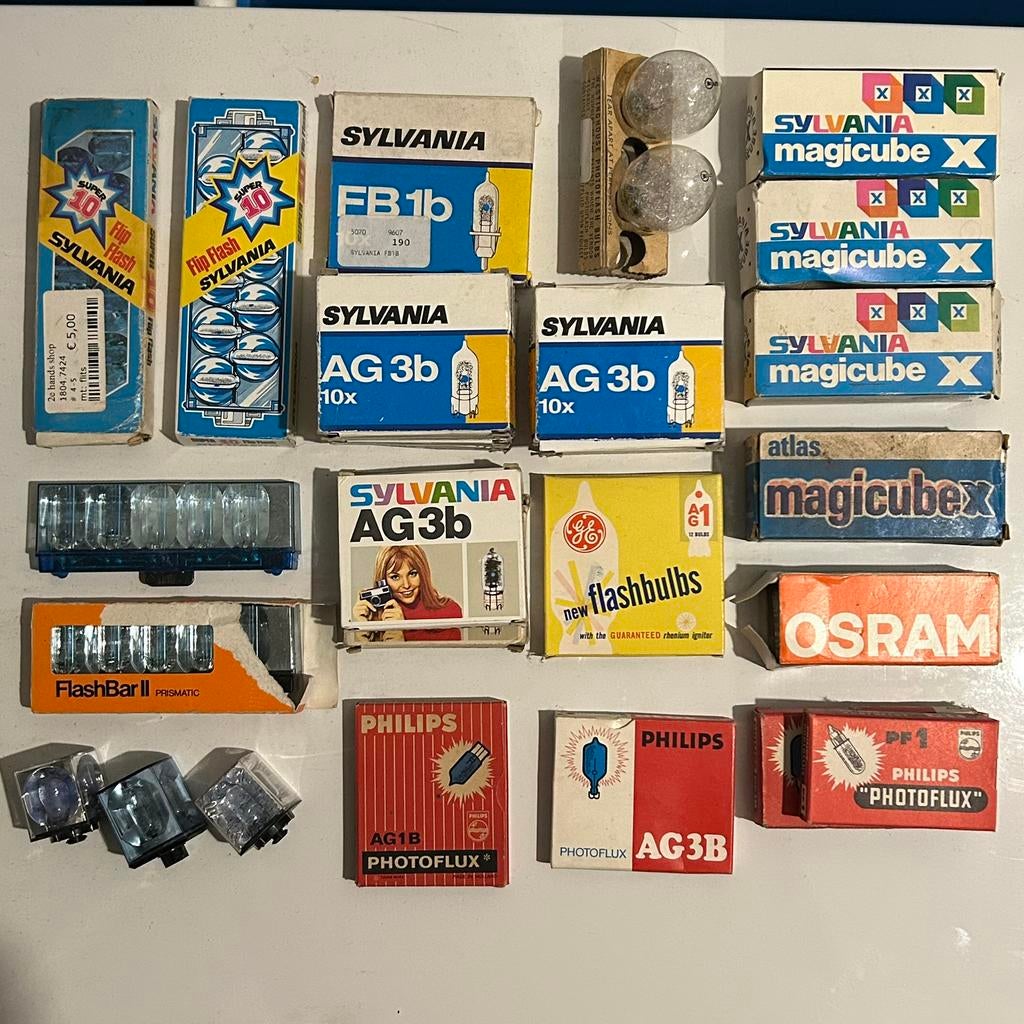 Lot Osram - Sylvania (magicube) - Philips flits / flashbulbs, Enlèvement, 1980 à nos jours