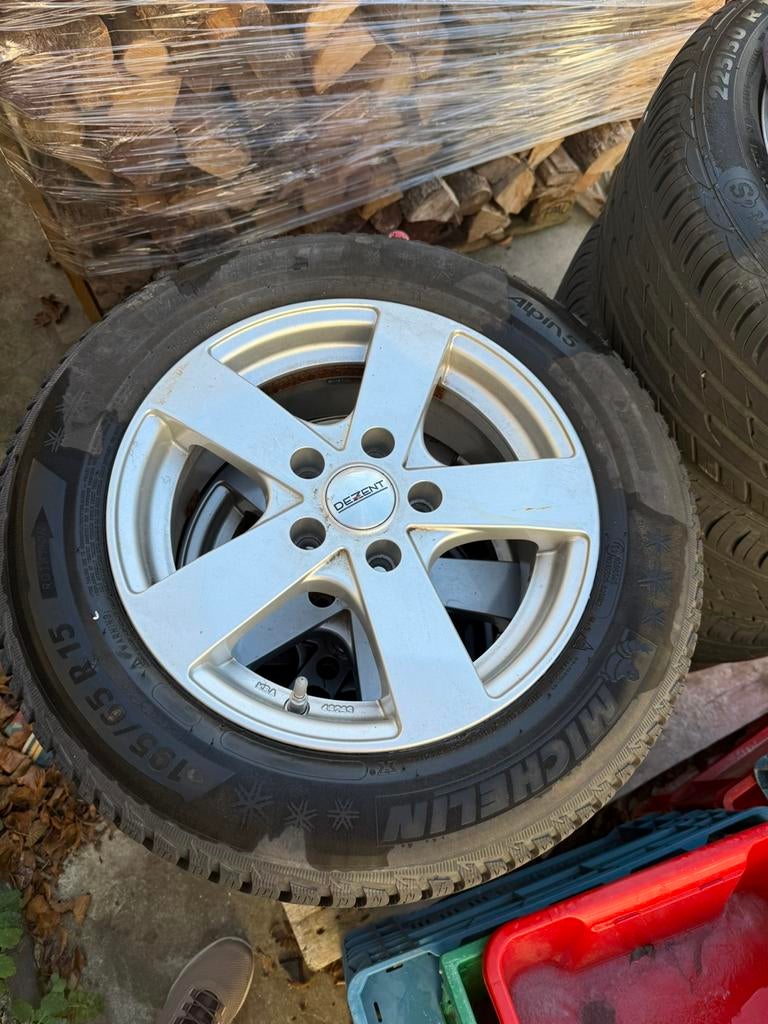 Pneuxs et jantes Mercedes classe A le tout en tres bon état., Enlèvement