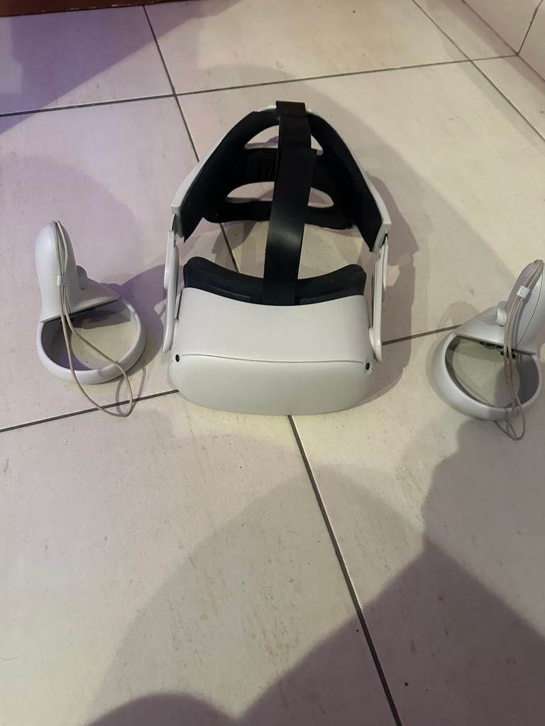 Oculus quest 2, Games en Spelcomputers, Virtual Reality, Ophalen of Verzenden, Zo goed als nieuw