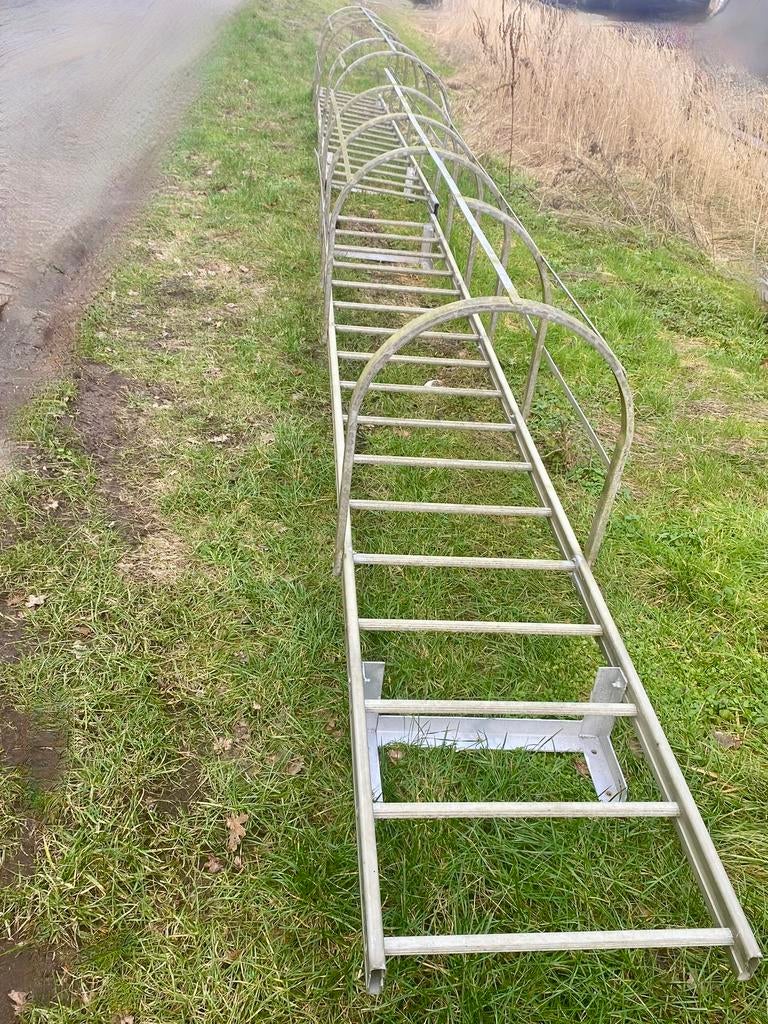 Échelle à cage en alu, Enlèvement, Comme neuf, Échelle