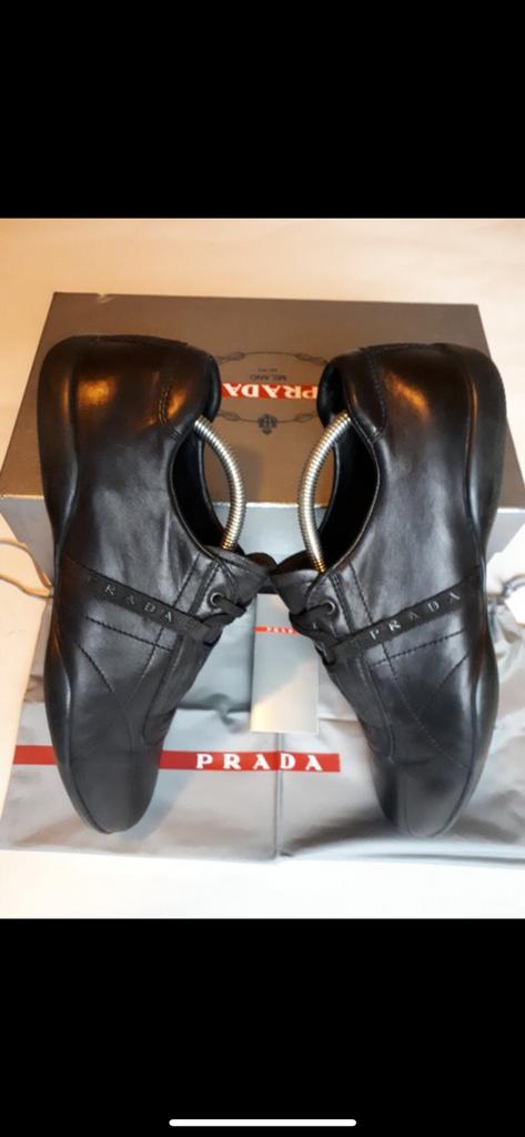 Prada Sneakers- Zwart leder - Maat 42,5/43, Enlèvement ou Envoi, Comme neuf, Prada, Baskets