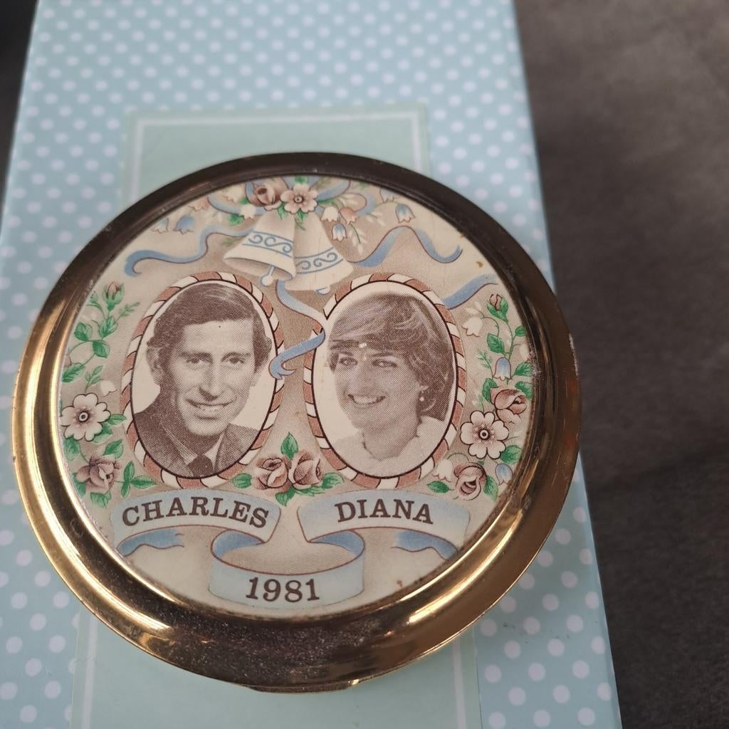 Boîte à poudre, Enlèvement ou Envoi