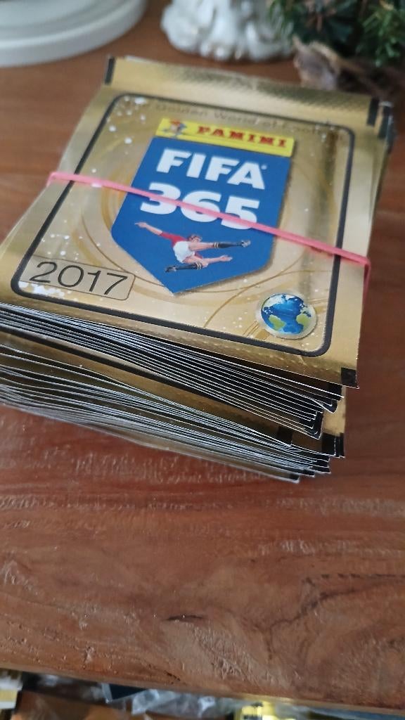 panini fifa 365 50 pochette 2017, Enlèvement ou Envoi, Neuf, Plusieurs autocollants