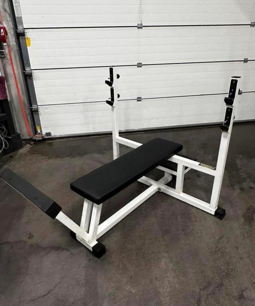 Technogym Vlakke Bench Press, Sport en Fitness, Ophalen, Gebruikt