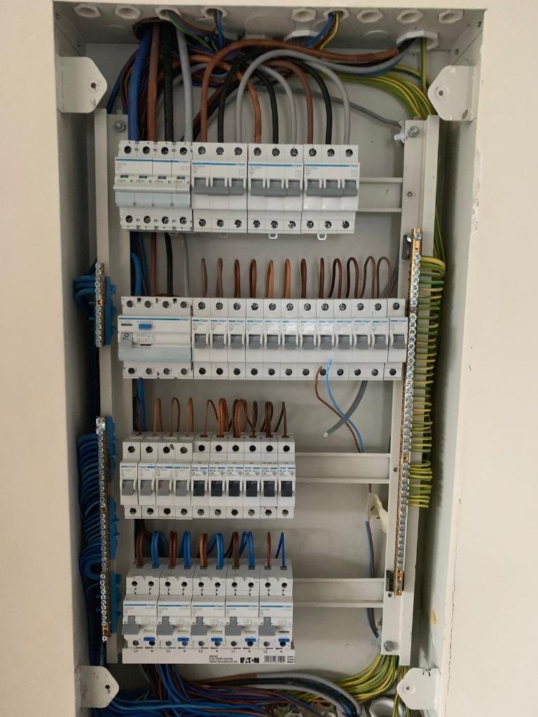 Electricien, Enlèvement ou Envoi, Neuf, Autres types