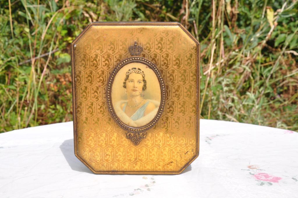 boite en fer cote d'or decor reine astrid, Collections, Enlèvement ou Envoi, Utilisé, Autre, Autres marques