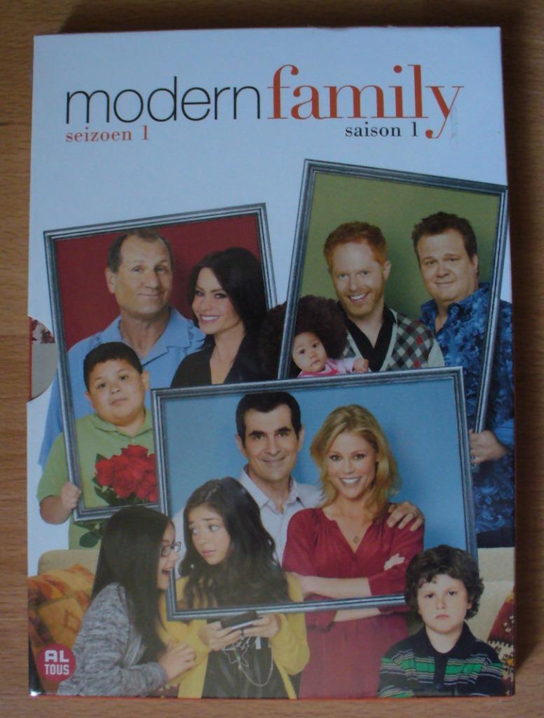 SÉRIE TÉLÉVISÉE MODERN FAMILY SAISON 1 TOUJOURS DANS SON EMB, Enlèvement ou Envoi, Coffret, Neuf, dans son emballage, Comédie
