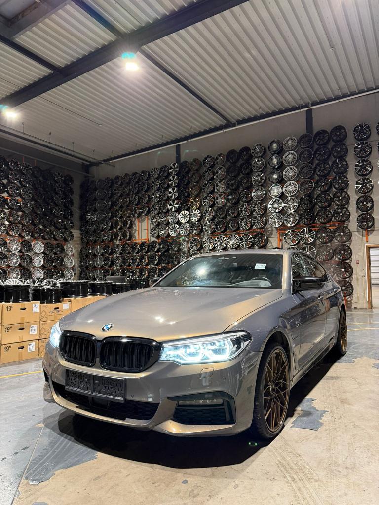 BMW 530 530 xDriveLimousine G30 XB1, Auto's, Automaat, Lederen bekleding, Overige kleuren, Leder