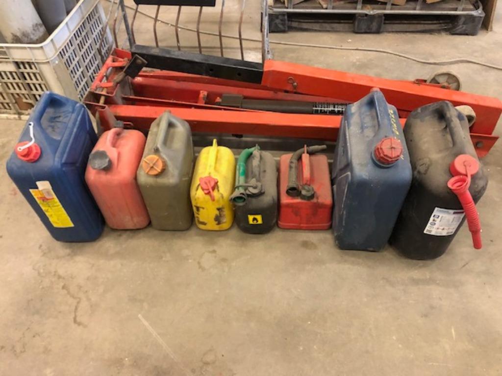 lot brandstofkruiken / jerrycans 8 stuks, Ophalen, Gebruikt