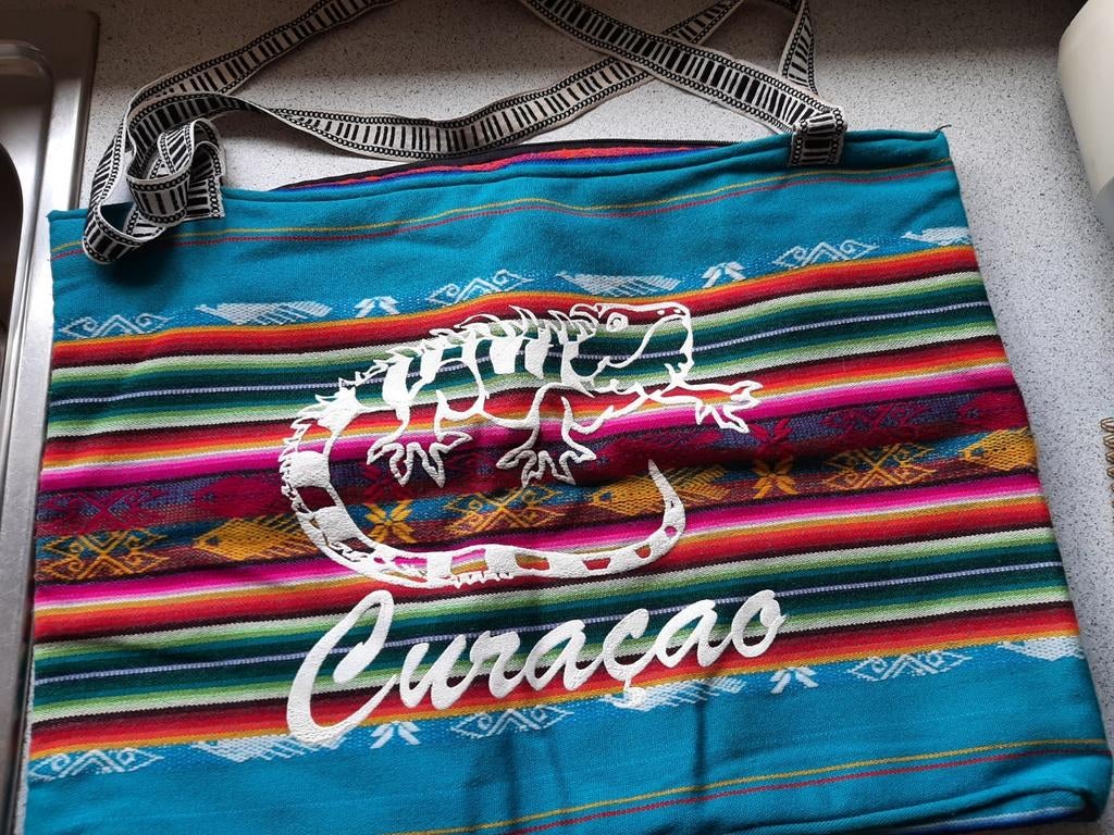 Curaçao schouder/strandtas kleurrijk boho design, handgewevn, Ophalen of Verzenden, Gebruikt