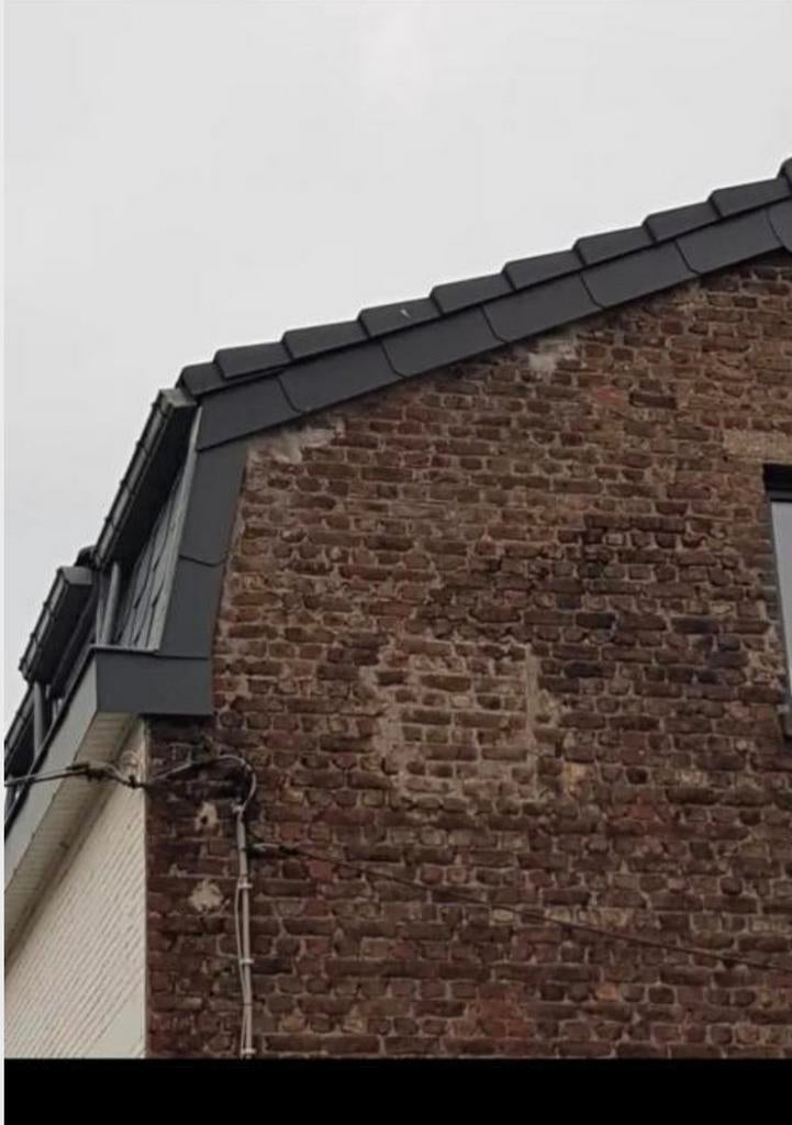 Couvreur 35 ans d'expérience 
Gsm 0495908311