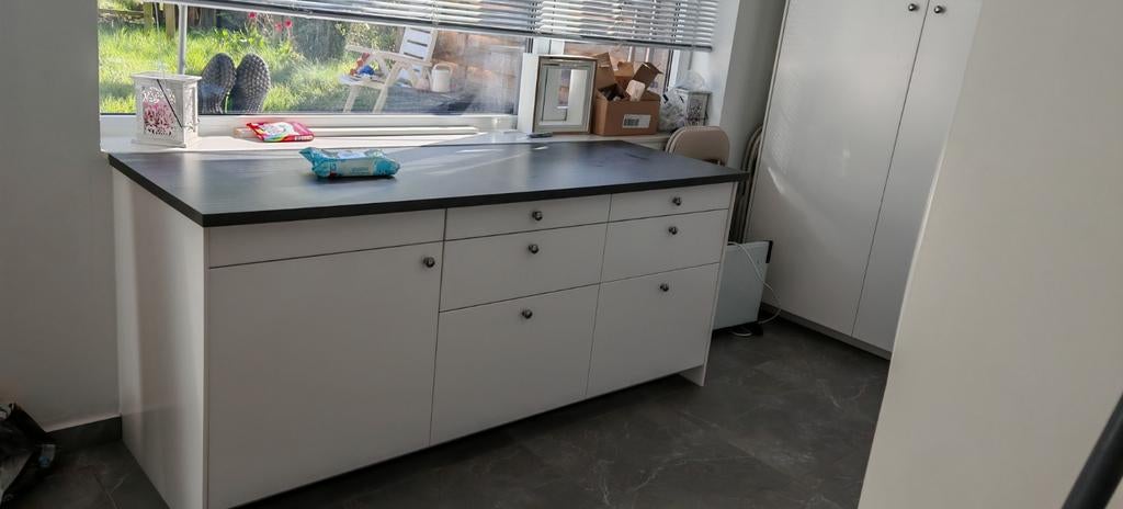 Menuisier polyvalent, Services & Professionnels