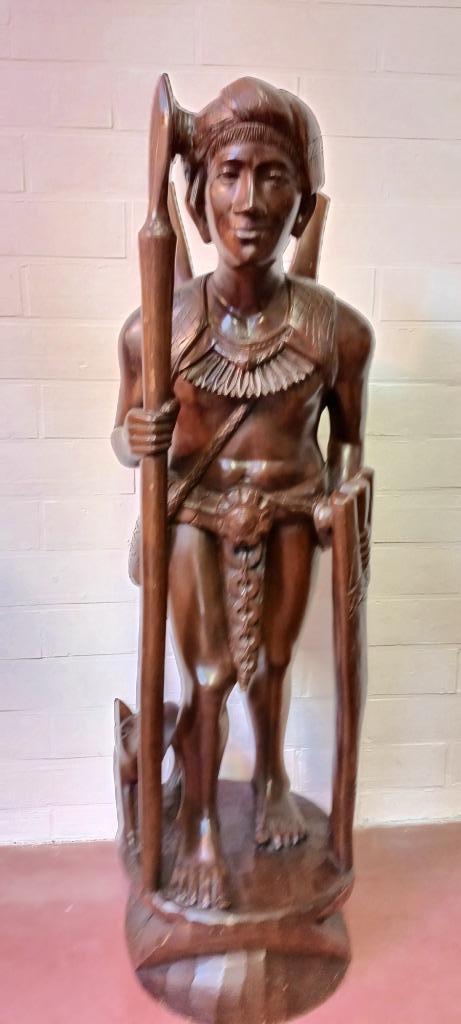 Grote houtsculptuur van een Afrikaanse krijger 123cm, Ophalen
