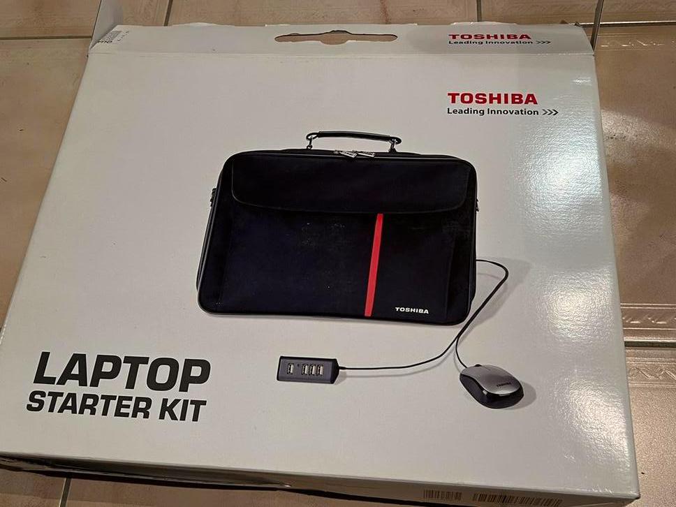 Toshiba laptop starter kit, Ophalen, 16 inch, Nieuw, Aktetas