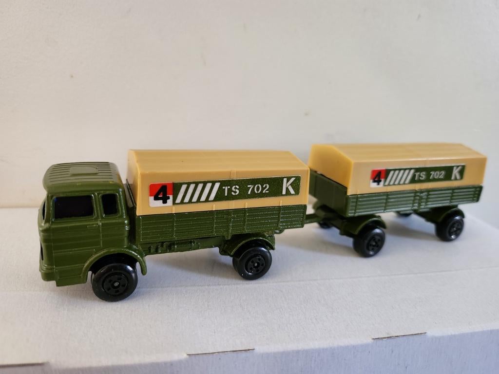 Matchbox Twin Packs TP15 Military Mercedes Truck and Trailer, Hobby en Vrije tijd, Modelauto's | Overige schalen, Ophalen of Verzenden