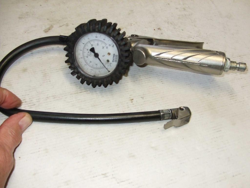 gonfleur pour pneu auto, camionnette, etc  jusque 10 bar, Autos : Divers, Outils de voiture, Enlèvement ou Envoi, Utilisé