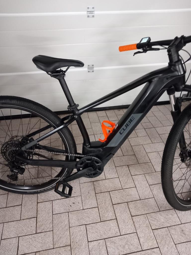 Vtt cube réaction hybrid pro