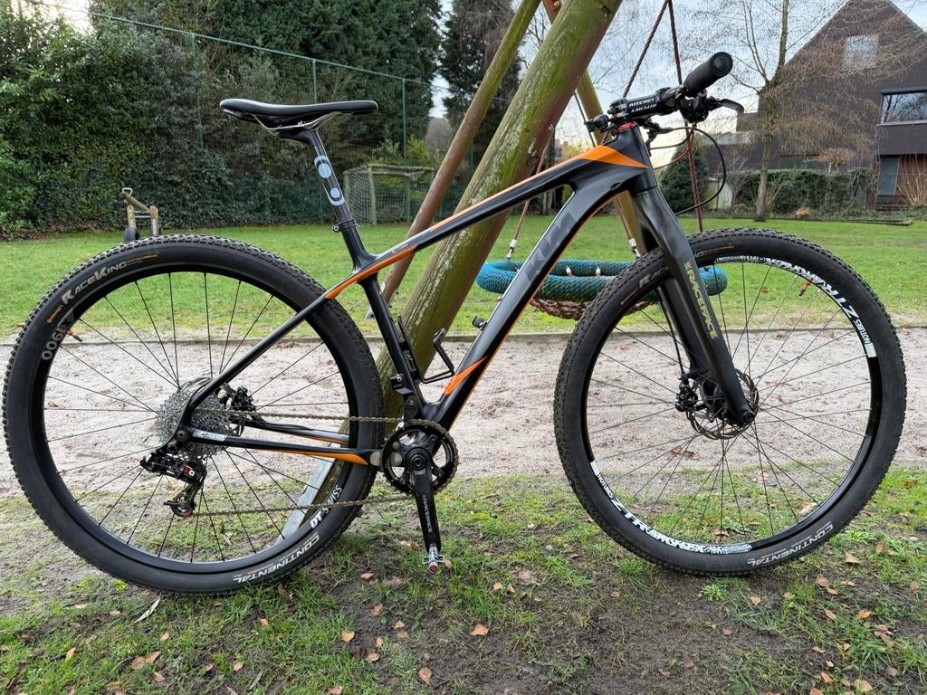 Freins Ktm Myroon Carbon 1,29 - 29 pouces -DT Swiss- Cura, Vélos & Vélomoteurs, Enlèvement, Comme neuf